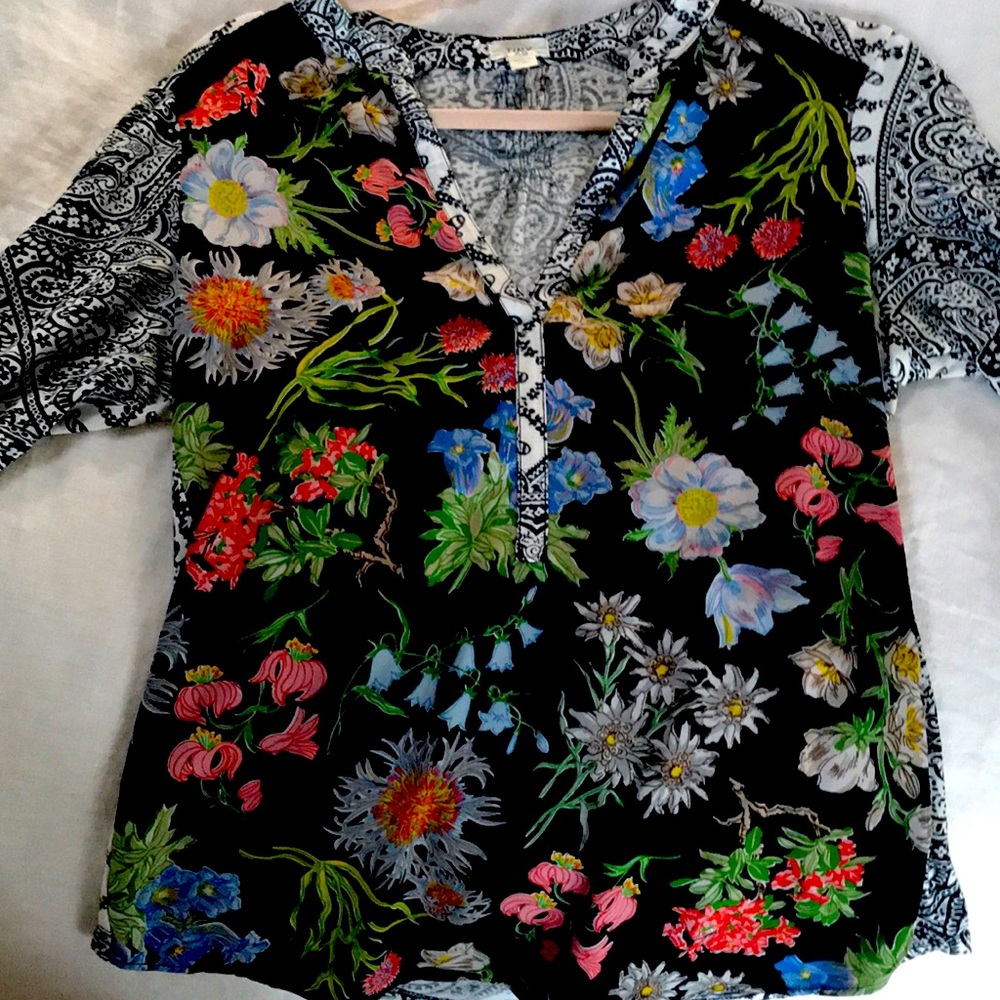 Anthropologie “Tiny “ brand. Floral print shirt